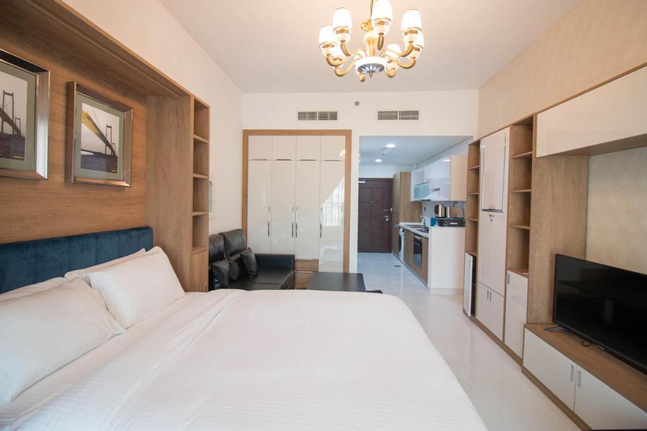 Furnished Studio, Close To All Amenties! - Resortz 11 Dubai Esterno foto